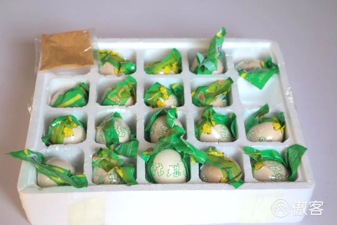 绝交!六一节竟然送我香菜薯片、虫子和卫生巾?