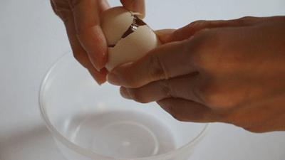 绝交!六一节竟然送我香菜薯片、虫子和卫生巾?