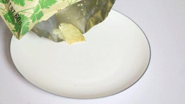 绝交!六一节竟然送我香菜薯片、虫子和卫生巾?