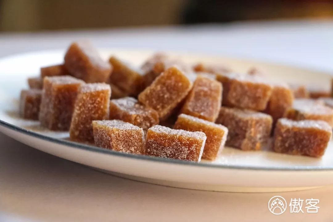 绝交!六一节竟然送我香菜薯片、虫子和卫生巾?