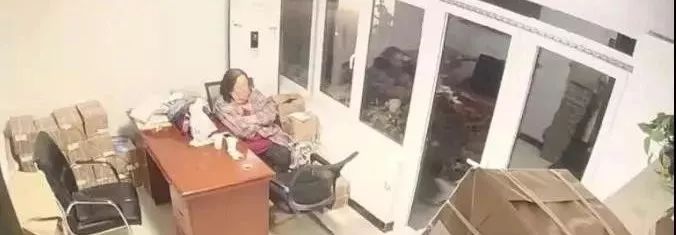 那些无所不能的跑腿小哥,跑腿小哥简直无所不能