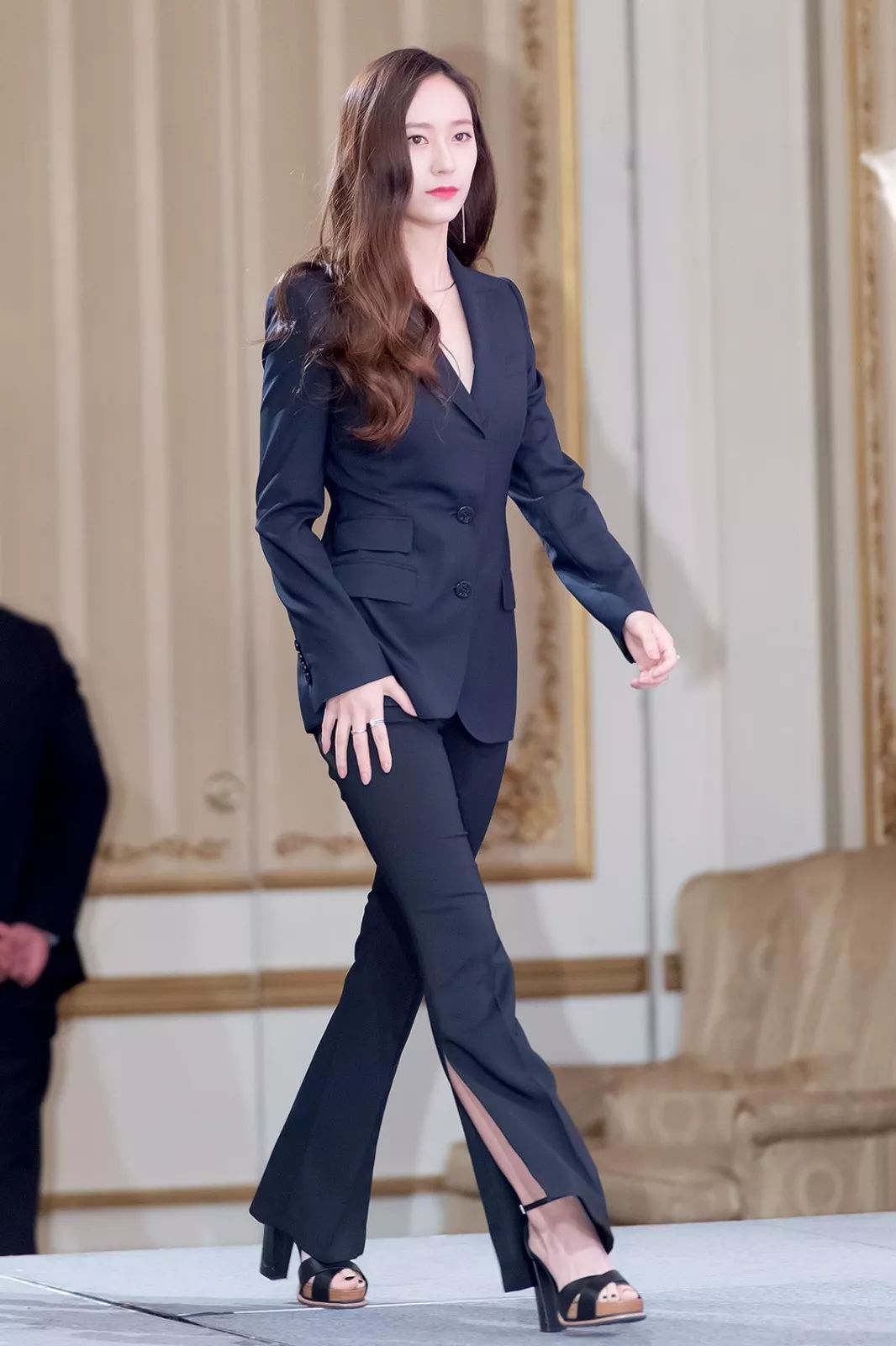 郑秀晶有颜值有腹肌,郑秀晶发福变胖为什么