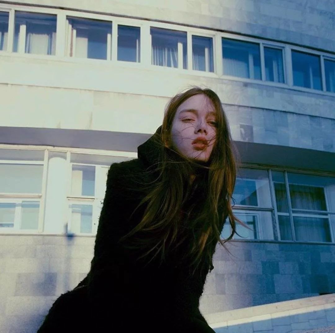 对传统审美的反杀：超A女风格解码