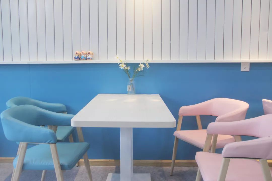 夏季饮品活动全场买二送一,六一奶茶活动免费喝