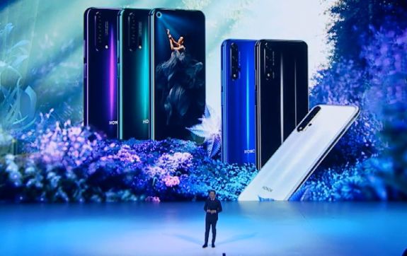 目前荣耀20的8+128g售价2099元,荣耀20最新报价官方网