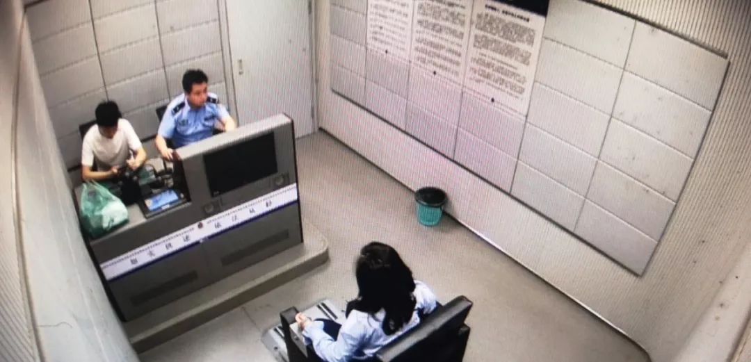 妈妈进过派出所还能考公务员么,家长有犯罪前科能考普通公务员吗