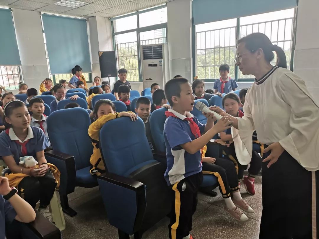 小溪流二年级课外阅读人教版,小溪流一年级课外阅读