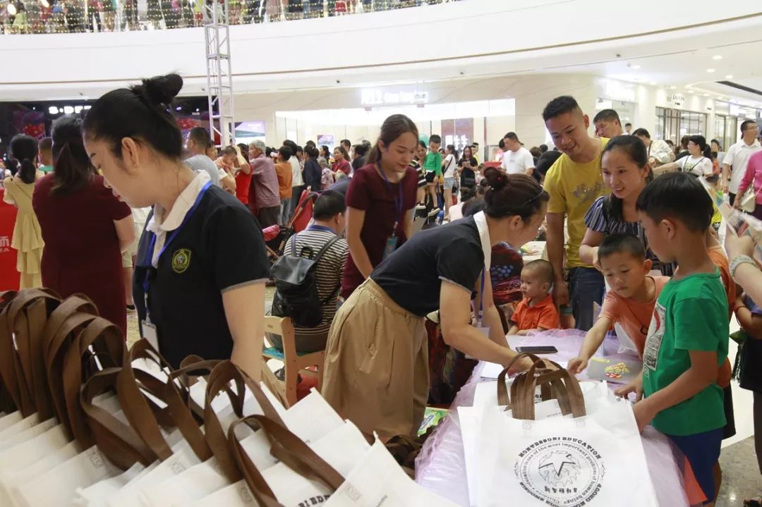 必看〡六一梦想跑，新智程教育集团携手万达广场现场播报~~~