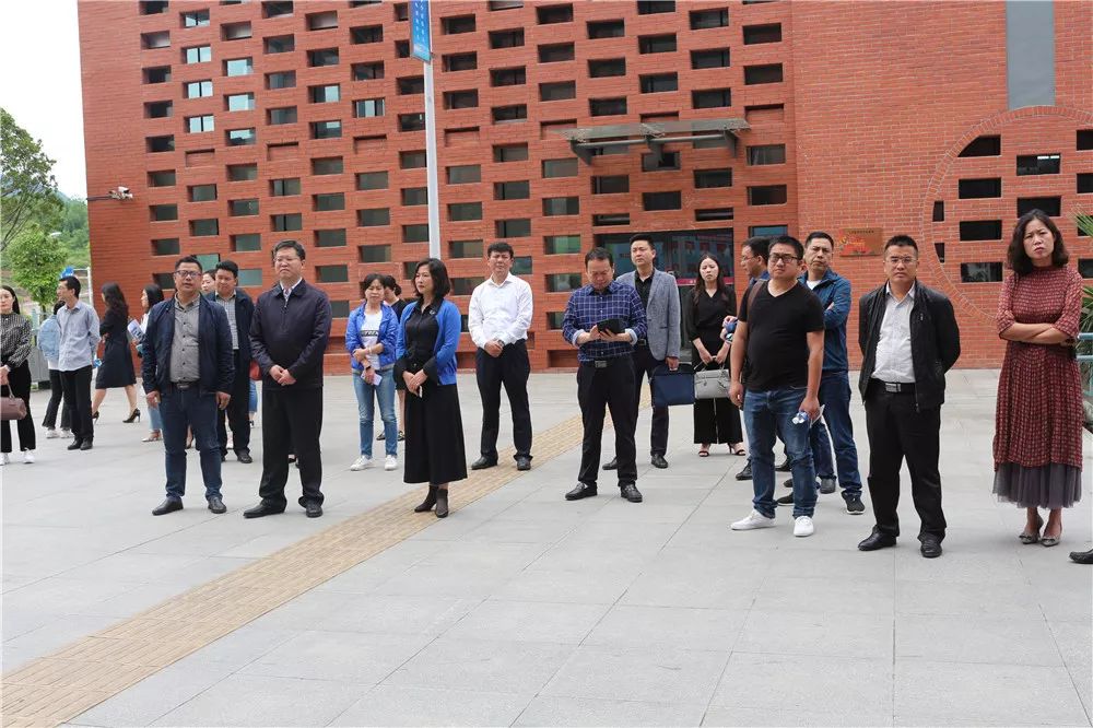 筑巢引凤蝶舞花开——利州区委常委、组织部长张宗虎一行莅临万达中学视察人才工作