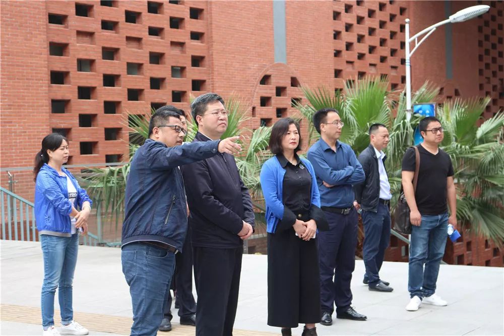 筑巢引凤蝶舞花开——利州区委常委、组织部长张宗虎一行莅临万达中学视察人才工作