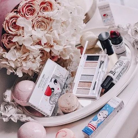 埃菲尔铁塔杏粉色,埃菲尔铁塔艺术风格