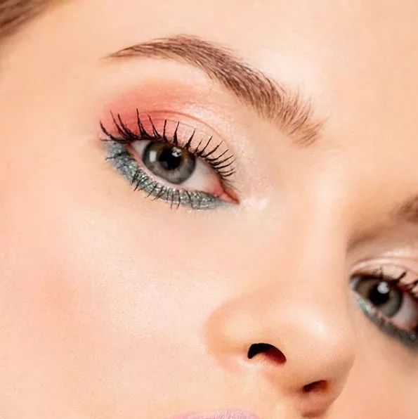 埃菲尔铁塔杏粉色,埃菲尔铁塔艺术风格