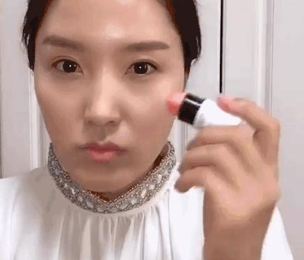 埃菲尔铁塔杏粉色,埃菲尔铁塔艺术风格