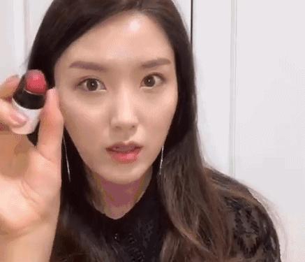 埃菲尔铁塔杏粉色,埃菲尔铁塔艺术风格