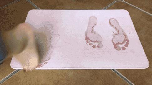 别在门口放“门垫”了?真脏!学学年轻人的做法,干净又实用