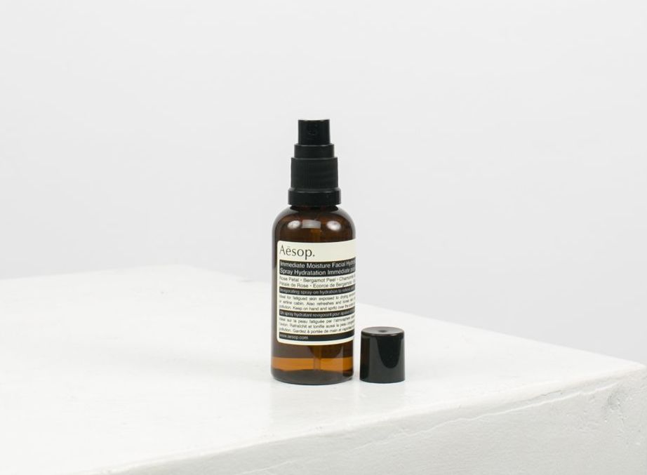 喷保湿喷雾会导致皮肤干吗,适合干性皮肤的保湿喷雾