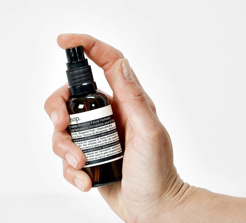 喷保湿喷雾会导致皮肤干吗,适合干性皮肤的保湿喷雾