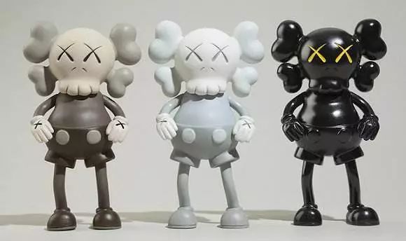 尺码都不看就疯抢，模特身上的扒走！今天一早，济南商场上演“疯抢大片”