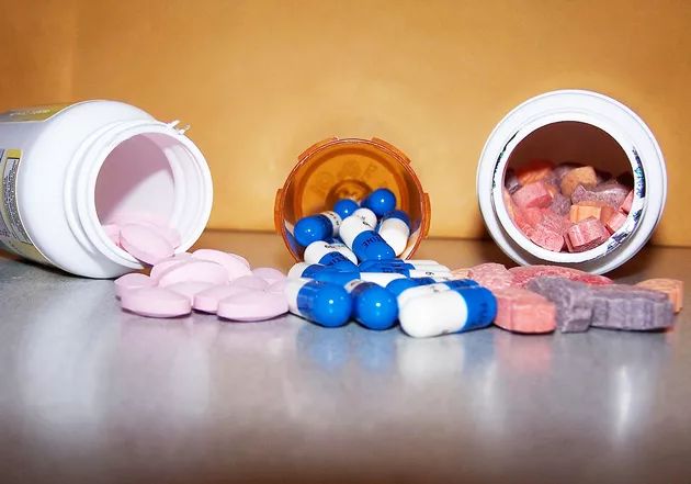 “妈，请不要再给我投毒了”高考前夕，一种新型“*品毒**”正在毁灭我们的孩子….