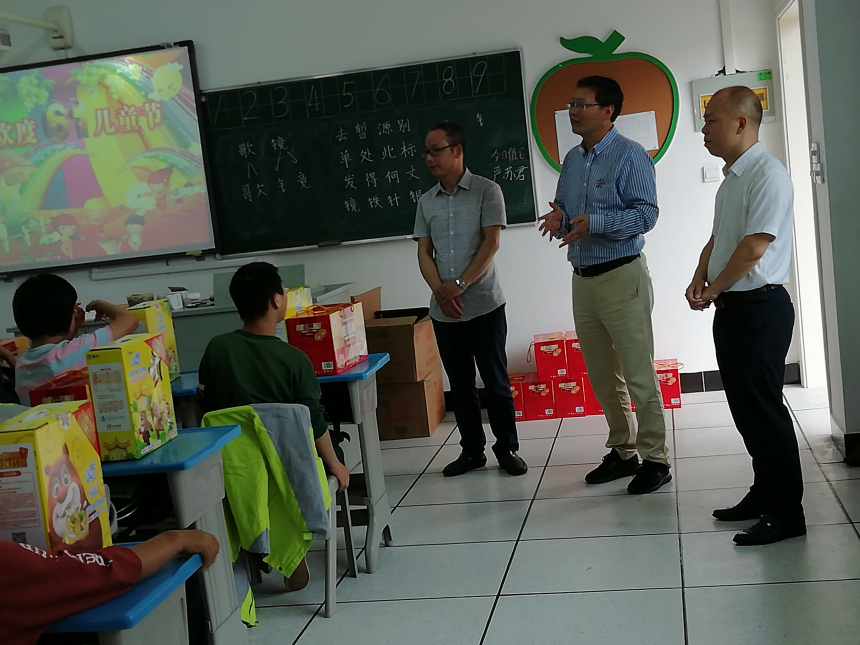 残联春节慰问特困残疾人,残联慰问社区困难残疾人