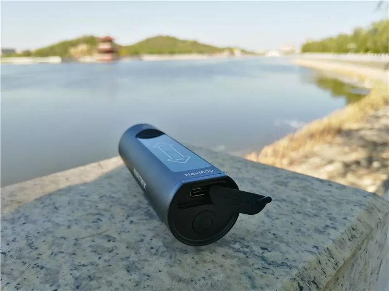 夜骑装备丨小身材多功能大实用Navi600骑行电筒评测