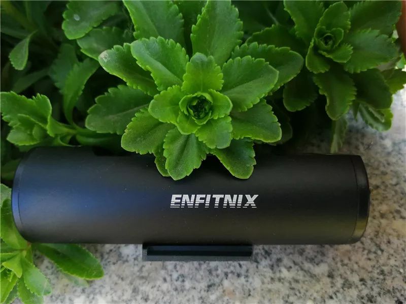 夜骑装备丨小身材多功能大实用Navi600骑行电筒评测