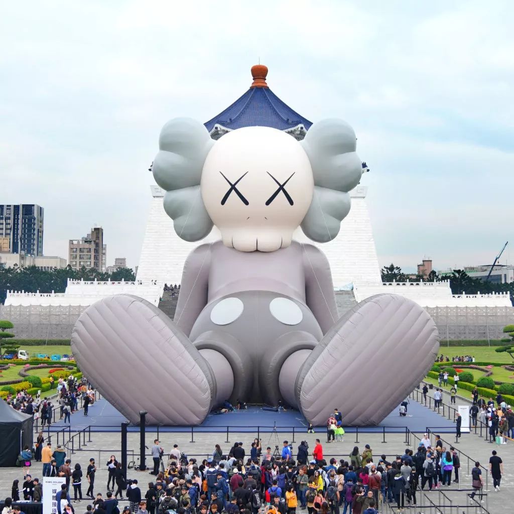kaws璺熶紭琛ｅ簱,浼樿。搴撴姠kaws