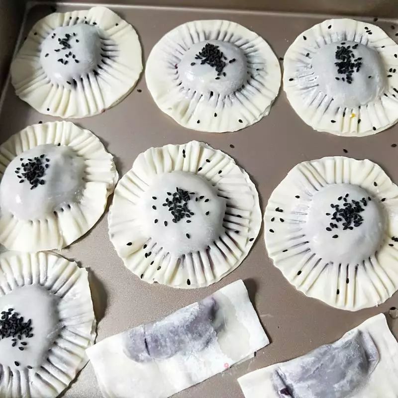 吃剩的饺子皮这样做，简单又好吃，简直香skr人