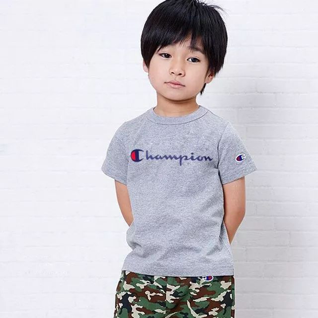 champion明星穿搭,全新champion冠军日版圆领卫衣