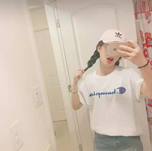 champion明星穿搭,全新champion冠军日版圆领卫衣