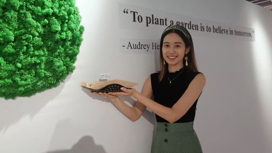 在西湖边种下一片“草原”！杭州这家肯德基“绿”了！种草指南在这里