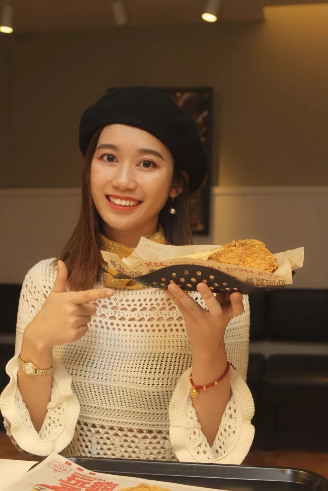 在西湖边种下一片“草原”！杭州这家肯德基“绿”了！种草指南在这里