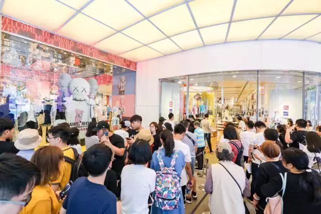 优衣库xkaws官网,优衣库xkaws情侣装第三弹