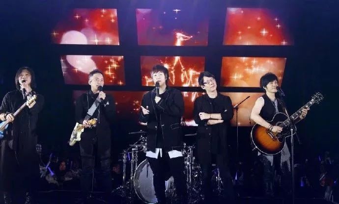 女生真正暗恋一个人校园,暗恋多年的高中女生