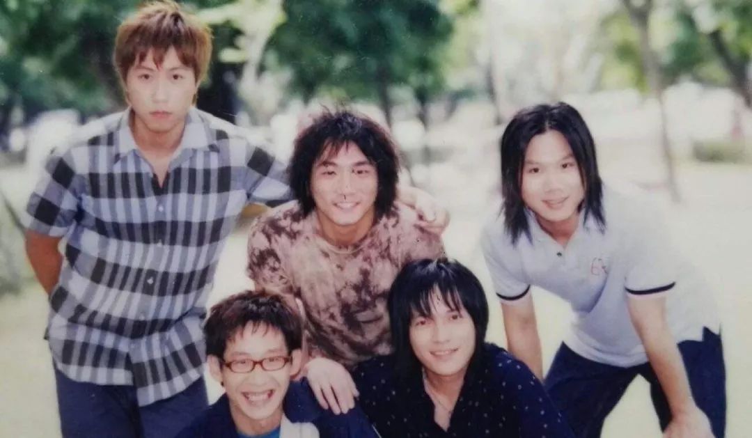 女生真正暗恋一个人校园,暗恋多年的高中女生