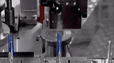 圆珠笔为什么能按动,圆珠笔为啥一按就弹出去了