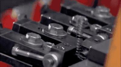 圆珠笔为什么能按动,圆珠笔为啥一按就弹出去了