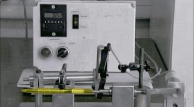 圆珠笔为什么能按动,圆珠笔为啥一按就弹出去了