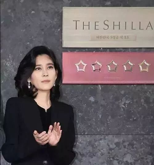 白富美走向人生巅峰的时候,真正的白富美的生活是怎么样的