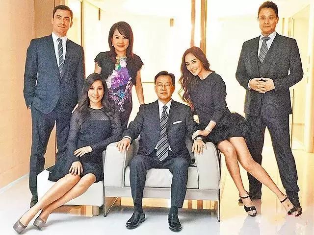 白富美走向人生巅峰的时候,真正的白富美的生活是怎么样的