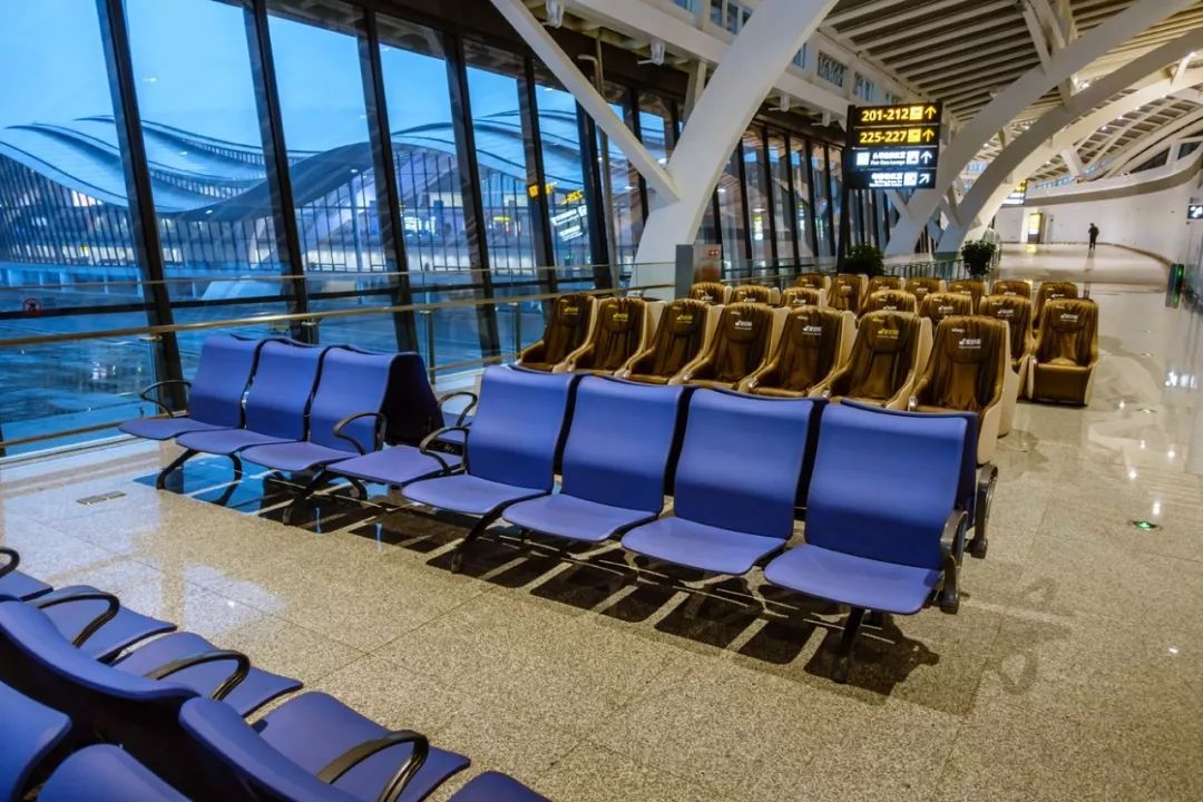 南航最怕什么投诉,南航的公务舱休息室吃饭免费吗