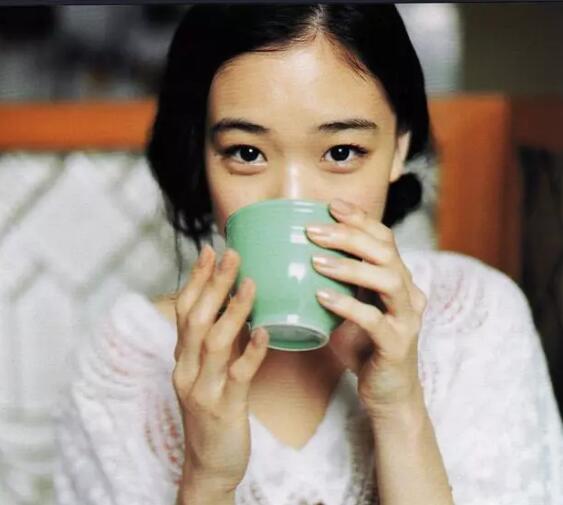 苍井优结婚了，现在去当搞笑艺人还来得及娶新垣结衣