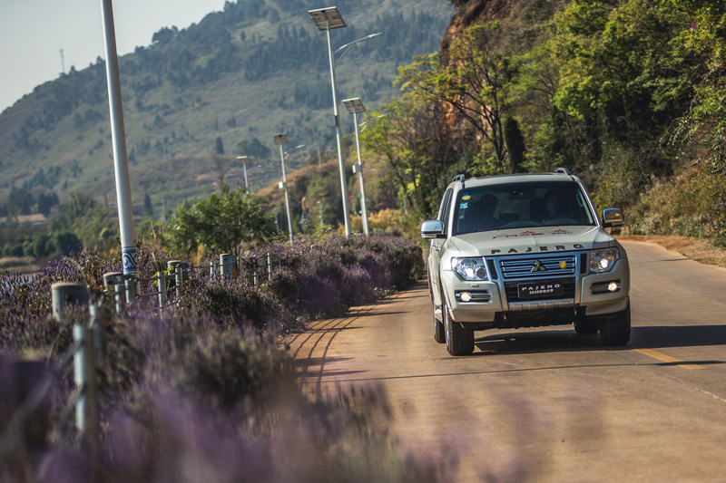 2020款三菱帕杰罗v973.8顶配版,2020款三菱帕杰罗3.0自动舒适版