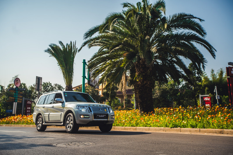 2020款三菱帕杰罗v973.8顶配版,2020款三菱帕杰罗3.0自动舒适版