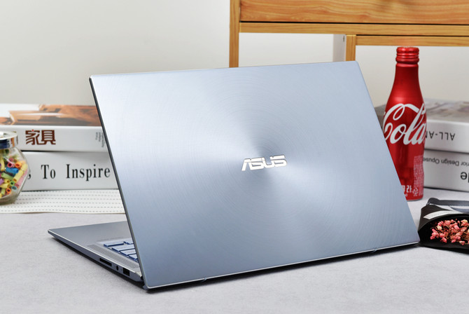 华硕灵耀deluxe14尊爵蓝和冰钻银,华硕灵耀deluxe14蓝色和银色