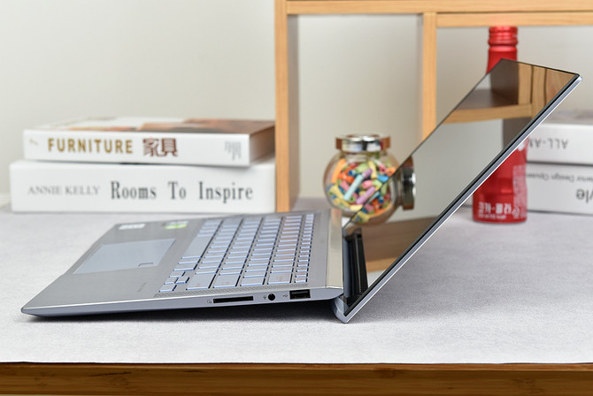 华硕灵耀deluxe14尊爵蓝和冰钻银,华硕灵耀deluxe14蓝色和银色