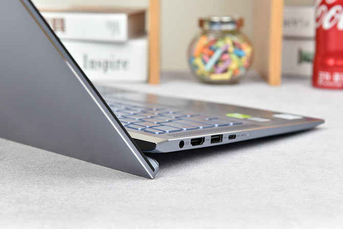 华硕灵耀deluxe14尊爵蓝和冰钻银,华硕灵耀deluxe14蓝色和银色