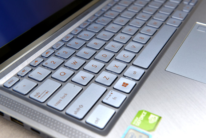 华硕灵耀deluxe14尊爵蓝和冰钻银,华硕灵耀deluxe14蓝色和银色