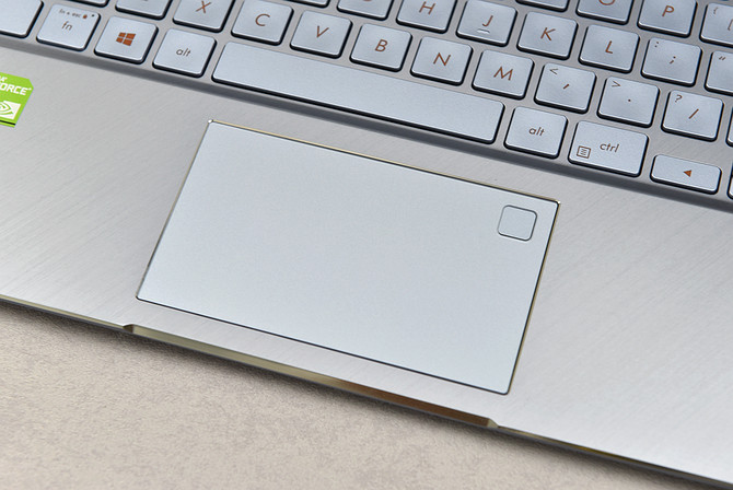 华硕灵耀deluxe14尊爵蓝和冰钻银,华硕灵耀deluxe14蓝色和银色