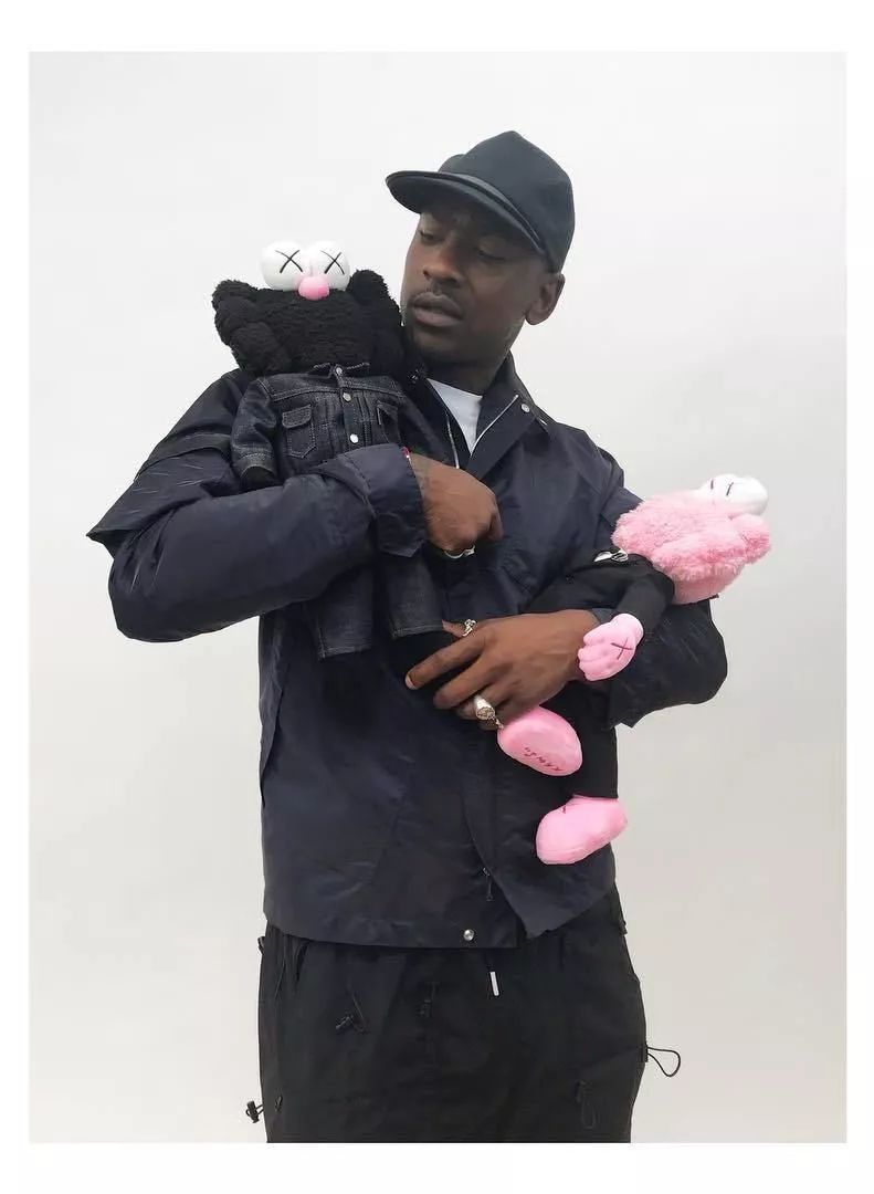 优衣库kaws为什么受欢迎,优衣库x和kaws哪个好用